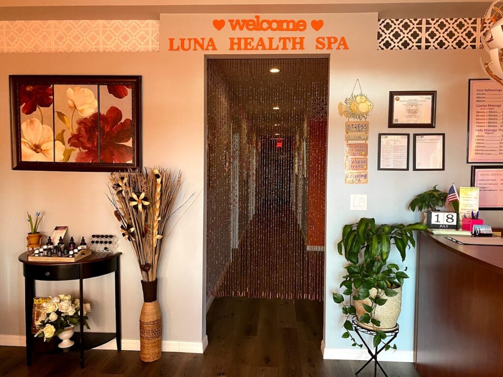 Deep Tissue Massage Services at Luna Health Spa