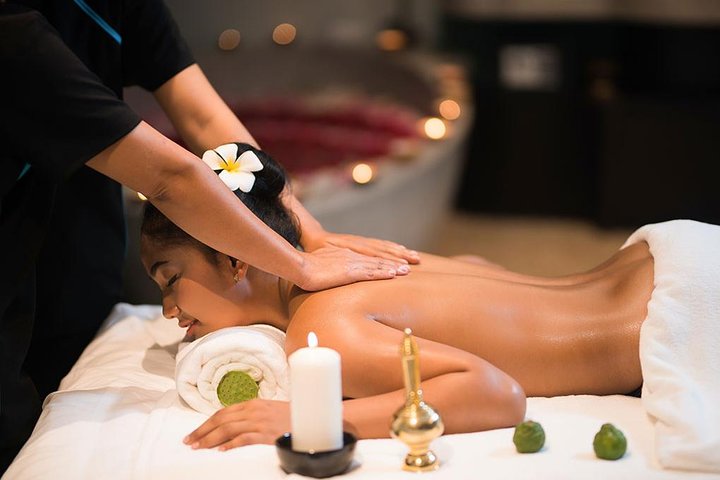 The Aromatherapy Massage Experience